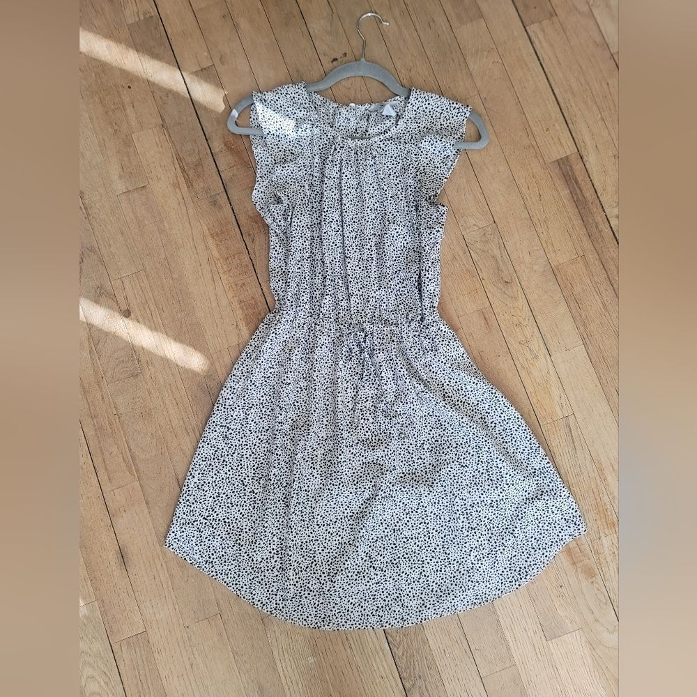 H&M Black‎ and White Flowy Fit & Flare Dress Size 2